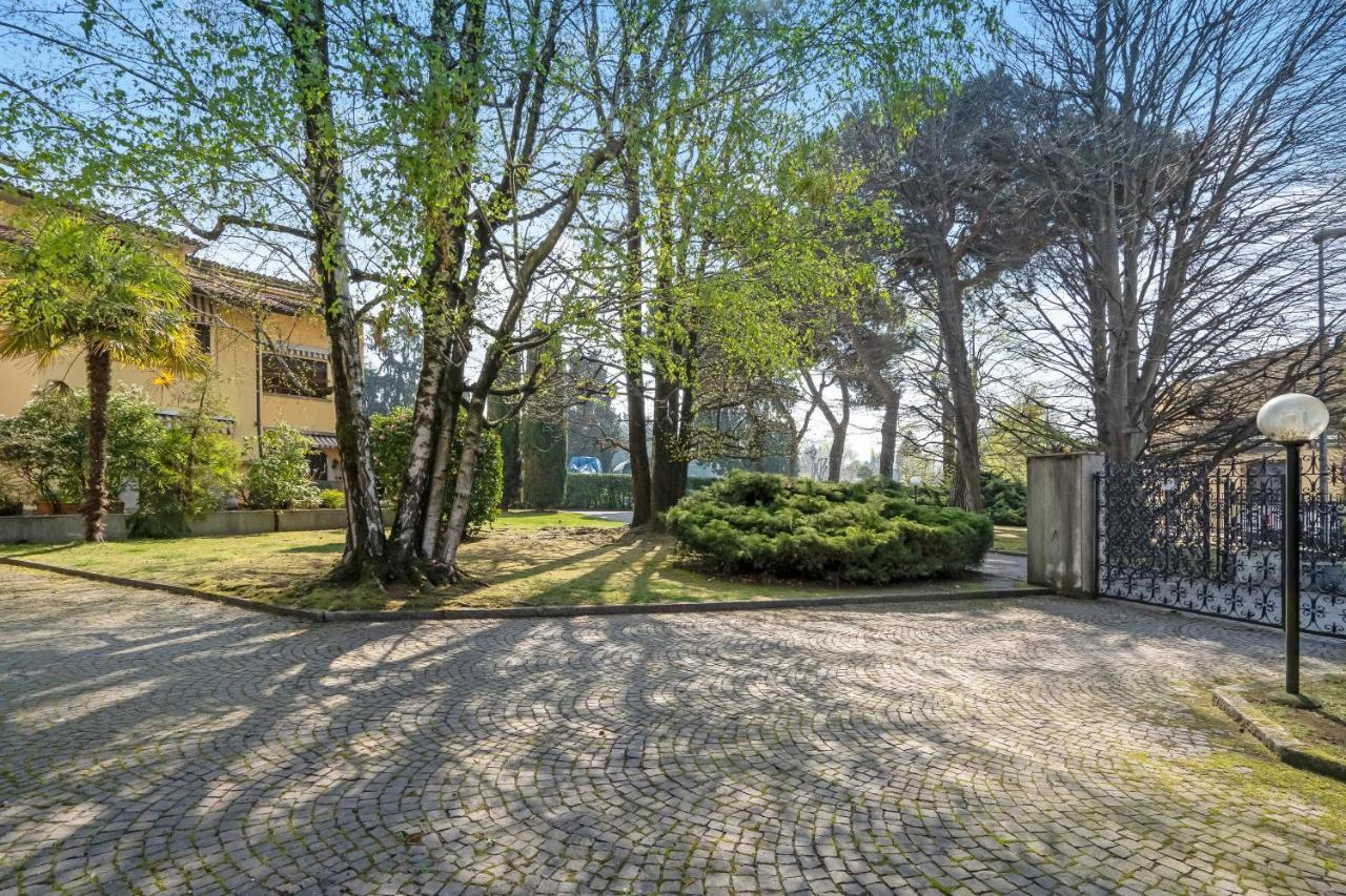 Appartamento Golfo Di Solcio Lesa Eksteriør billede